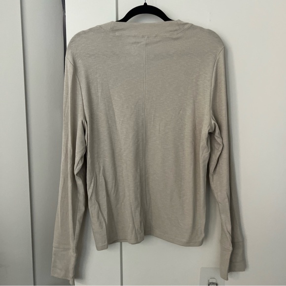 NWT Gap Beige Long Sleeve Shirt - Picture 3 of 5